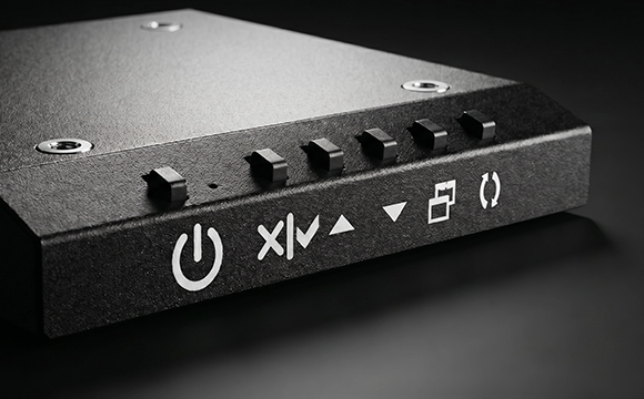 Botões OSD e pontos de fixação VESA do Monitor Touch Lynx Essence 18.5 Playtix